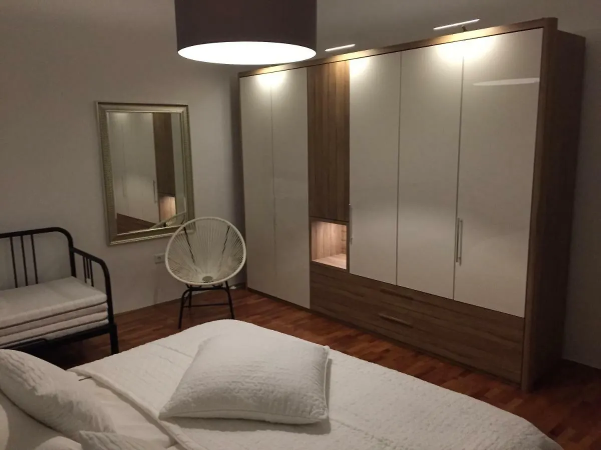 بيت للعطل Central House Nona تْسْغيكفانِتْسا